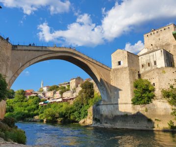 Moskitos, Menschen und Mostar