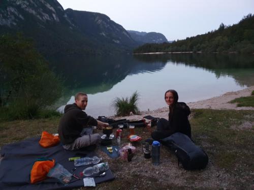 Abendessen beim Camping