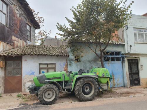 Tractor in Edincik