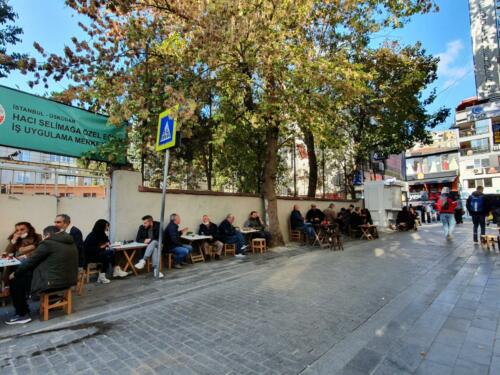 Street Café in Üskündar. 