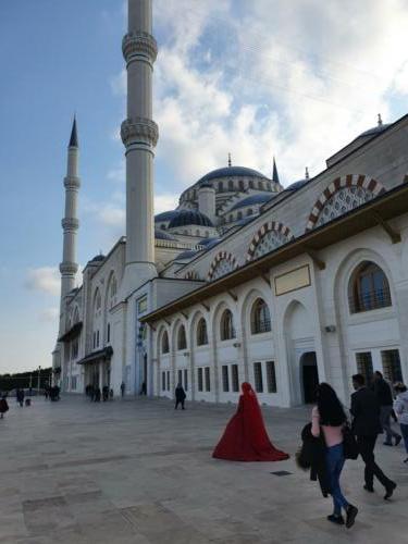 The huge Çamlica Mosque. 