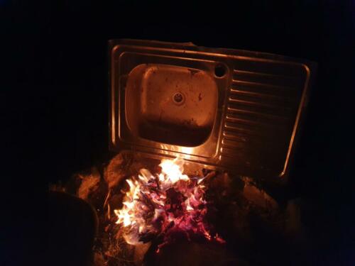 Reflexing the heat with an old metal sink